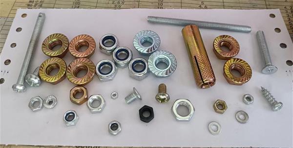 現(xiàn)貨批發(fā)4.8級鍍鋅六角螺母彩色 藍(lán)白  銀白  本色螺母   高強(qiáng)度螺母  粗牙細(xì)牙六角螺帽  8級  10級   12級螺母